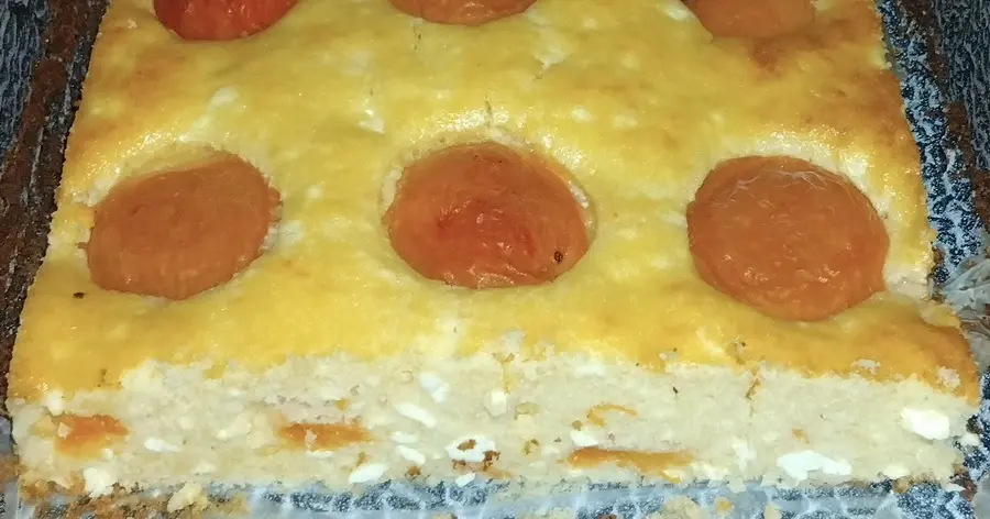 sárgabarackos túrós süti a tepsiben